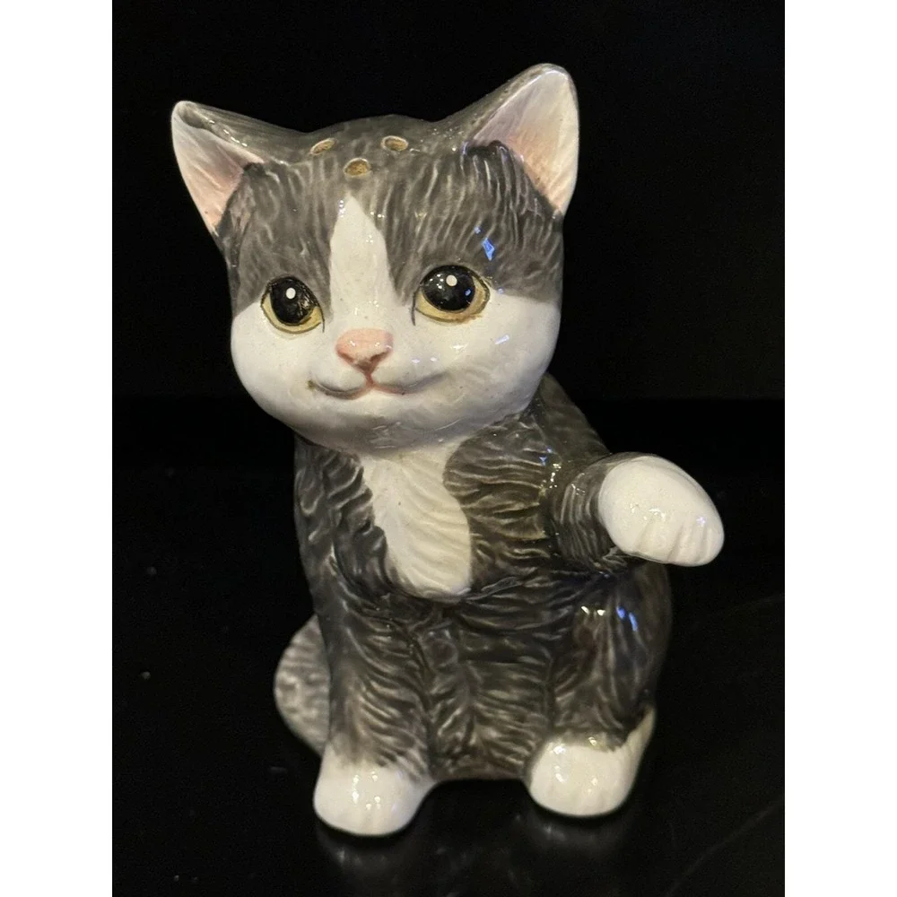 Vintage 1998 H & HD, 2adorable Cats Salt & Pepper Shaker Set , Made In Mexico
